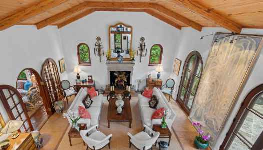 Brazilian Ave preservation award winner